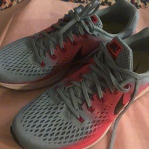 Nike Zoom Pegasus 34 women’s sneakers